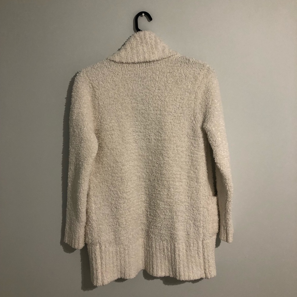 Beautiful women’s sweater! - Picture 3 of 6